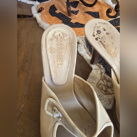 Chanel Vintage Elegant Cream Women's Heels - Picture 16 of 17